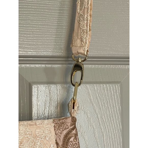 Hand Crafted Boho and Lace Neutral Colors Crossbody Purse NEW - Picture 8 of 10